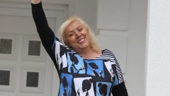 OSULA ŽESTOKU PALJBU Zorica Marković bez dlake na jeziku o Sandri Rešić: Ona je pevaljka, nije mi koleginica!