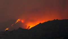 KIPAR U PLAMENU: Vatra guta sela (FOTO/VIDEO)