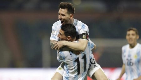 TO JE ONAJ PRAVI MESI! Leo se poigravao i odveo Argentinu u polufinale, svi pričaju o golu iz slobodnjaka! (VIDEO)