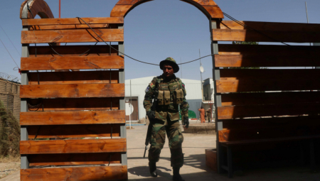 MOGUĆI PRITAJENI TERORISTI MEĐU NEVINIM STANOVNIŠTVOM Amerika dovodi svet u pat poziciju