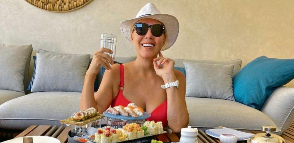 BRENA UZELA MILIONE, A LETUJE ZA DŽABE Pevačica prodala "Grand", a smeštaj u hotelu ne plaća!