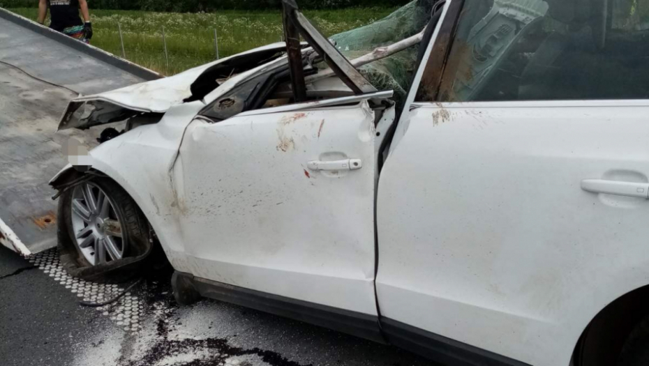 TEŠKA SAOBRAĆAJNA NESREĆA KOD GRADIŠKE Pasat sleteo sa puta, poginuo muškarac