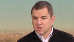 DECA ZA VOLANOM BEZ KAZNE UZ BLAGOSLOV RODITELJA "Sine, vozi, ako te zaustavi policija, nemoj da se plašiš, oni tebi ništa ne mogu"