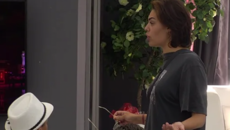 LUDILO U EMISIJI UŽIVO Ovo niko nije očekivao, Mina priznala da voli Mensura, Car kipti od besa