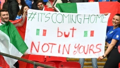 ITALIJANI ŠOKIRALI VEMBLI Sa dve poruke lupili šamar Englezima!