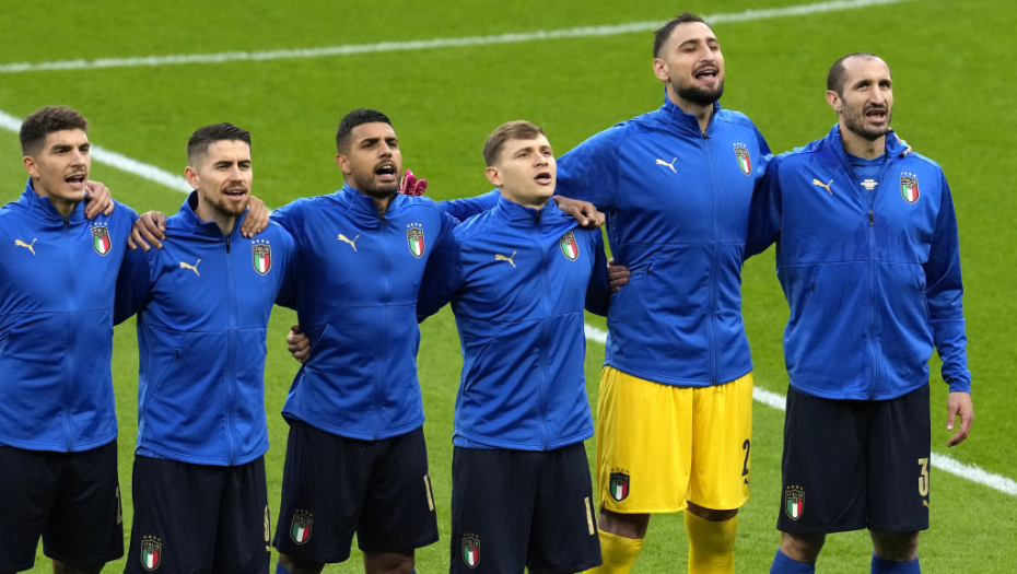 O OVOME PRIČA CEO SVET! Puca od emocija, niko ne peva himnu kao oni! (FOTO)