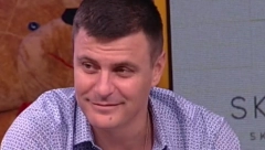 UZNEMIRUJUĆA FOTKA! Vuk Kostić zabrinuo obožavaoce, glumac pokazao povrede na licu i rezove! (FOTO)