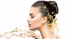 ZLATNA VODA JE NAJEFIKASNIJE SREDSTVO ZA ČIŠĆENJE KOŽE: Sa lakoćom skida staračke pege, a sve što vam treba je prsten