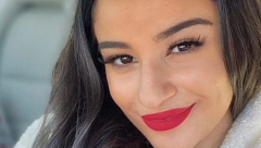 DOK DARKO UŽIVA SA BARBAROM! Marina objavila nikad provokativniju fotografiju, minijaturni bikini istakao obline, a svima je za oko zapao ovaj detalj! (FOTO)