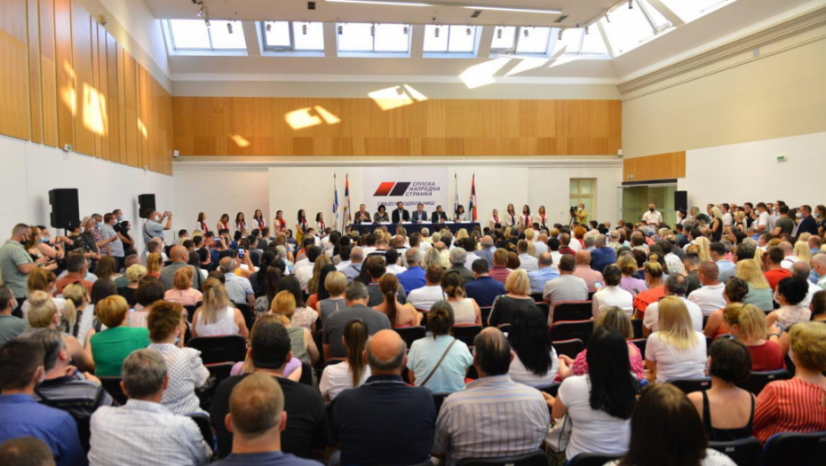 POČINJE ČISTKA "KRTICA" U SNS Skupština partije između 21. i 24. oktobra