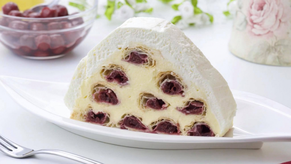 Prste da poližeš: Belo brdo ili piramida sa višnjama