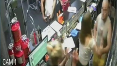 PI**A TI MATERINA, KOGA ĆEŠ DA IZBACUJEŠ? Evo šta je prethodilo napadu u teretani, nasilnik najavio jeziv čin (VIDEO)