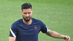 ČELSI PRODAO ŽIRUA! Iskusni napadač novi igrač Milana!