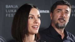 ODRASTALE SU DALEKO OD OČIJU JAVNOSTI! Nakon 11 godina skrivanja, Sloboda Mićalović i Vojin Ćetković pokazali ćerke! (FOTO)