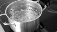 ČUDOTVORNA JAPANSKA TERAPIJA VODOM: Pomaže telu da izbaci otrove iz organizma koji dovode do opasnih bolesti, potreban je koren jedne biljke