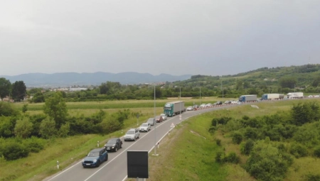 NEZGODA NA AUTOPUTU Usporen saobraćaj kod Deligrada