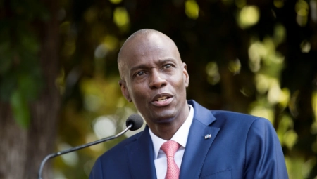TOTALNI HAOS U HAITIJU! Bivši policajac vođa bande okupio 1.000 ljudi obučenih u belo, počinje osveta za ubistvo predsednika!
