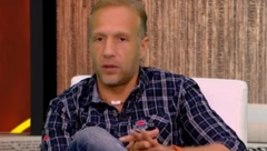 KAKVA BOMBA! Supruga Milana Kalinića izgleda brutalno u petoj deceniji, voditelj podelio zajedničku fotografiju, ona u izazovnoj pozi pokazala sve atribute (FOTO)