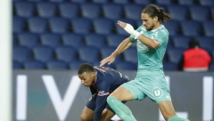 HRVAT SMUVAO SRPSKU PEVAČICU, A SADA NAVIJA ZA ZVEZDU! Mateo video ko je pojačao crveno-bele, pa poručio: BRAVO, BRATE CIGANINE! (FOTO)