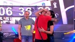 NE MOŽE DA SAKRIJE SUZE Reper se ovoga najviše plašio, u studiju ga sačekao brat, a evo zbog čega otac nije došao (FOTO)