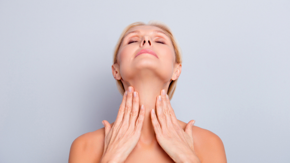 Maska koja čini čuda: Izbrišite bore na vratu i dekoltu pomoću nekoliko sastojaka iz kuhinje