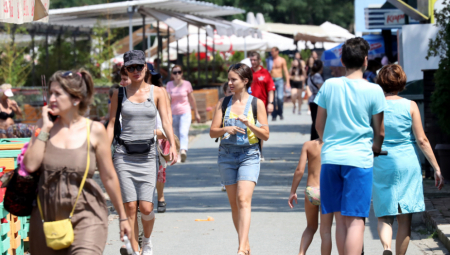 NASTAVLJA SE TOPLOTNI TALAS Pred nama je kišno i sparno podne