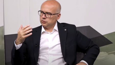 NE MOŽE SE PRAVNO REĆI DA LI JE BILO GENOCIDA Oglasio se Miloš Vućević povodom odluke Incka