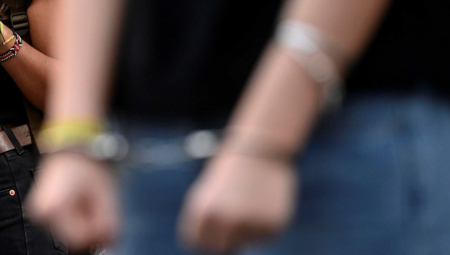 DOLIJALI NASILNICI Policija izvršila hapšenja zbog napada nožem