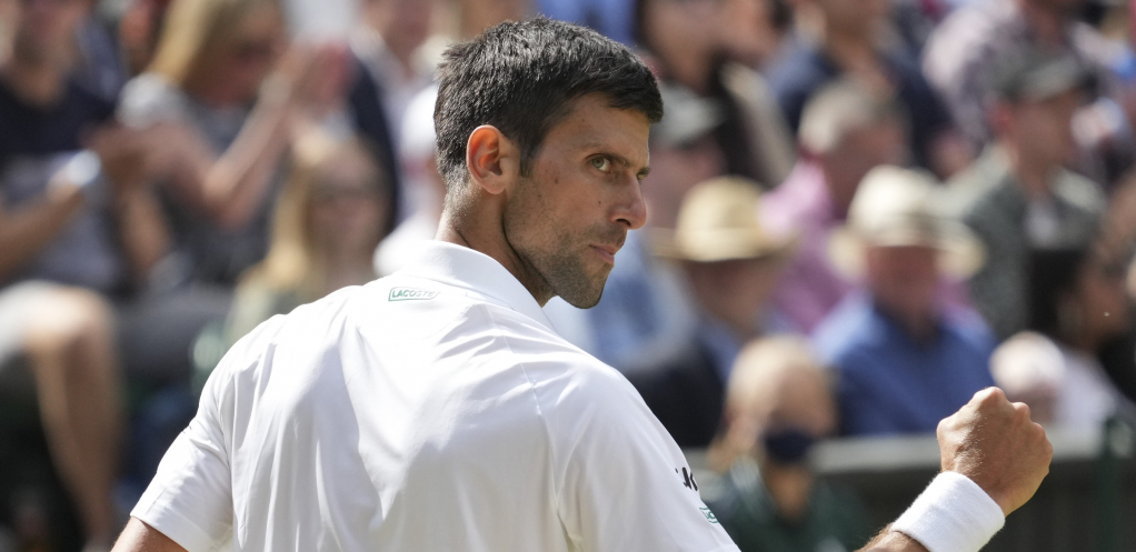 OVO NISTE MOGLI DA VIDITE U PRENOSU! Žena koja je oduševila planetu ponovo je uz Novaka! (FOTO)