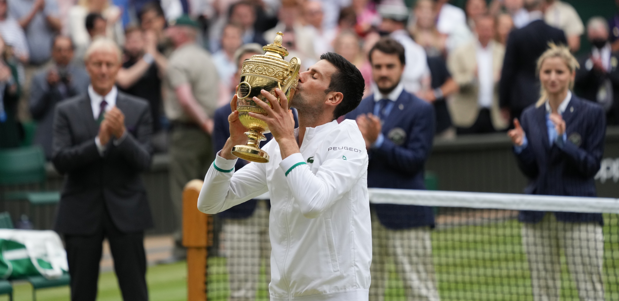 OGLASIO SE I NOVAKOV IDOL! Legendarni teniser u neverici posle onoga što je Đoković uradio!