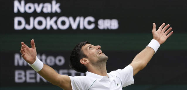 NOVAK ĐOKOVIĆ KAKVOG NIKAD NISTE VIDELI Na odmoru je rešio da sve oduševi sa ovim sportskim rekvizitom (FOTO)