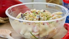 Idealan letnji obrok: Meksička salata sa testeninom, kukuruzom i graškom