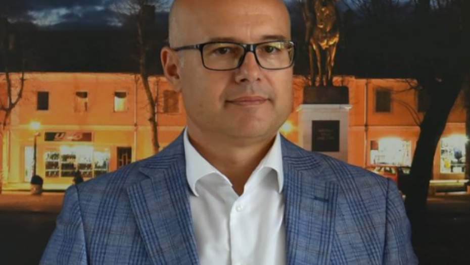 MILOŠ VUČEVIĆ U svoje ime i svih članova Srpske napredne stranke čestitam Jedinstvenoj Rusiji na ubedljivoj pobedi!