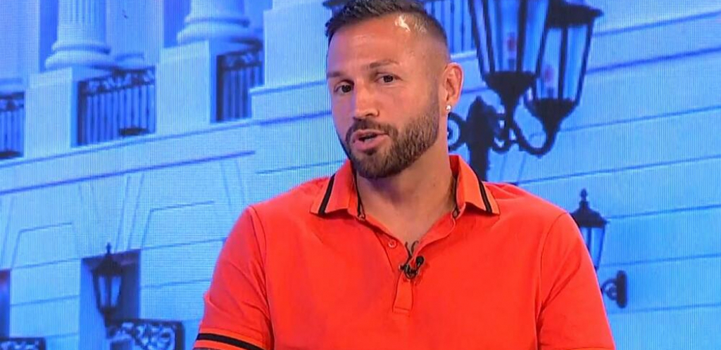 TAJ STANČIĆ JE SVE ŠTO IMAŠ! Ša pokazao stan u kom je živeo sa Ivanom, a ovaj detalj je odmah uklonio!