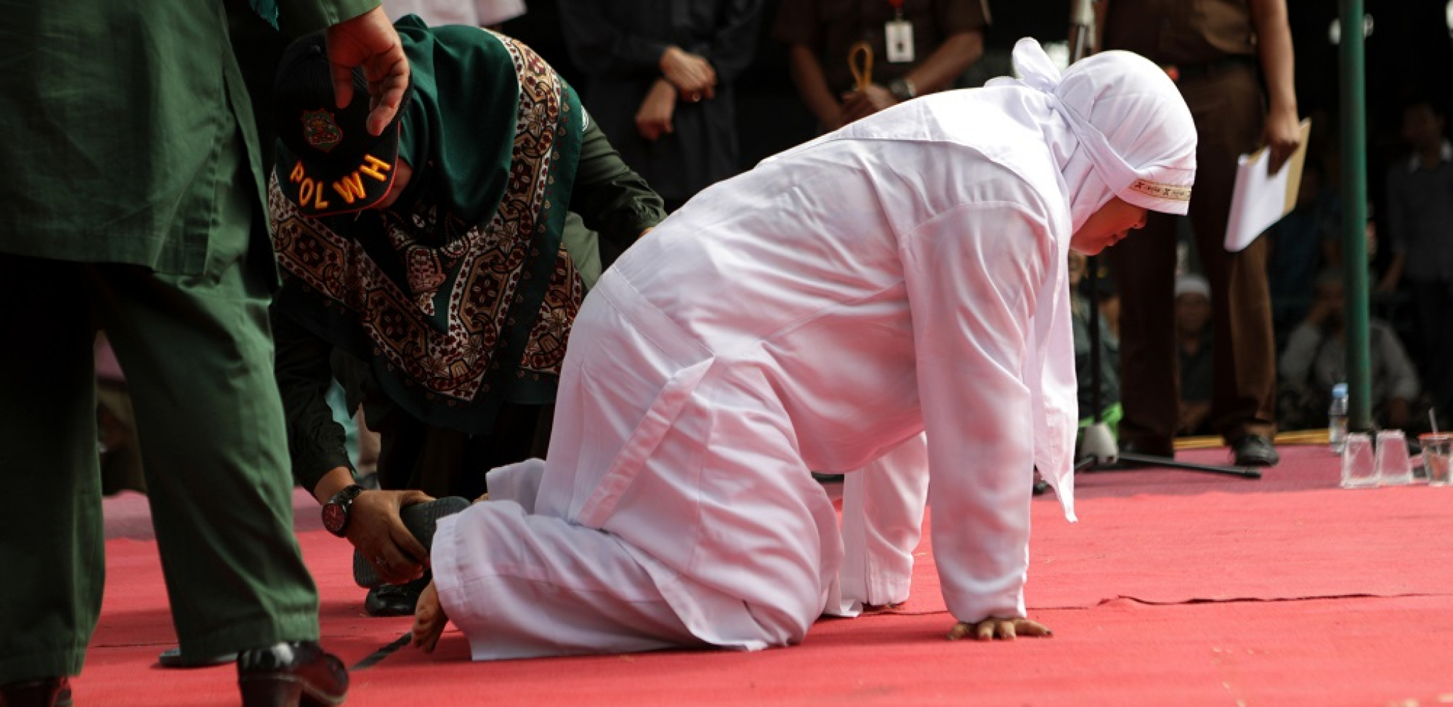 OVDE NI JEDNA NE BI HTELA DA BUDE ŽENA OD SULTANA! Sudija otkrio presudu: Pitao sam da sečemo i nogu, ali se složio da je samo ruka dovoljna kazna!