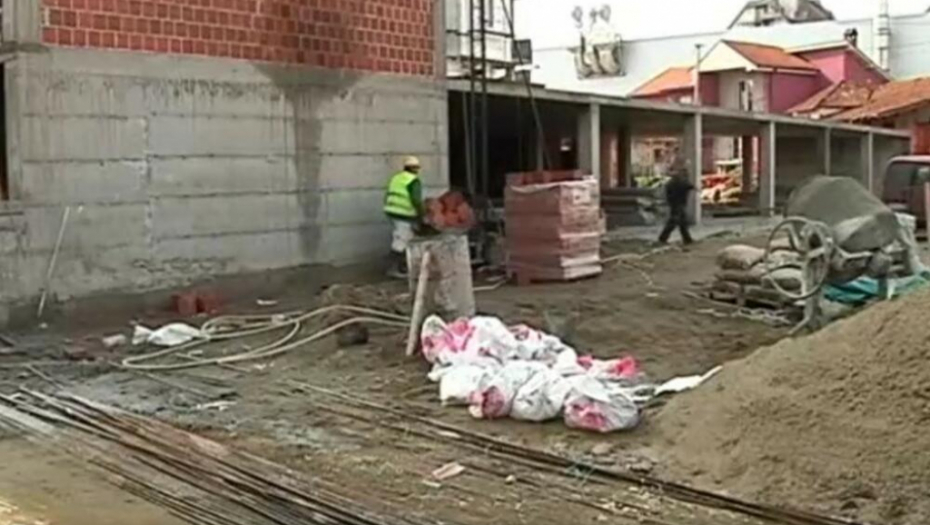 OGLASI ZA POSAO KOJI SU STALNO OTVORENI Ko hoće da radi, za njega nema zime!