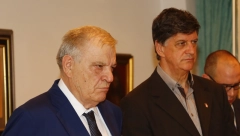 BEZ DLAKE NA JEZIKU Tončev oštro odgovorio Karadžiću i Zečeviću: Zar pekari, mesari i senilni penzioneri da vode FSS?!