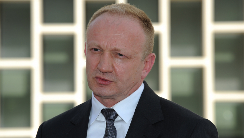 ĐILAS NEKAD PEVAO DRUGU PESMU Govorio kako su mu dosta dva mandata, a i dalje je u politici - ponestalo mu para!