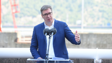 VUČIĆ POKAZAO DOKUMENTA I FOTOGRAFIJE ALBANSKIH ZLOČINA NAD SRBIMA Evropo, gledaš li ovaj teror na Kosovu i Metohiji?!