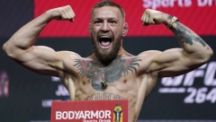 "JEDNOM RUKOM..." Konor pretio bokseru, pa dobio nikad jači odgovor