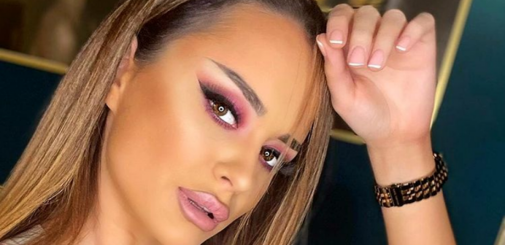 ZAPALILA CRNOGORSKO PRIMORJE! Žena od sultana izbacila provokativne fotke sa plaže, pa pokazala bombastično telo (FOTO)