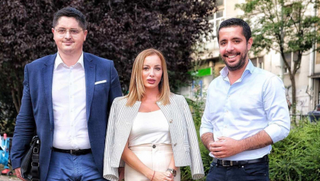 Tomislav Momirović posetio manifestaciju "Kulturno leto na Vračaru"