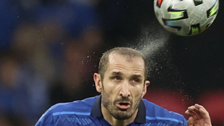 UPLAŠIO SE DA NE OSTANE BEZ LIGE ŠAMPIONA, PA PODRŽAO SUPERLIGU! Italijanski reprezentativac iznervirao navijače!