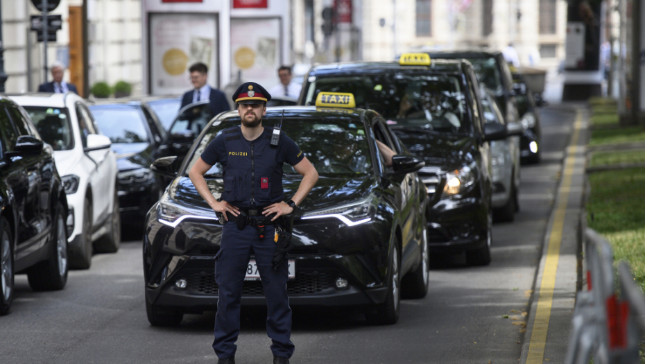 U NIKARAGVI RAT ORTEGE I PRENSE Policija pretresla kancelarije lista u sklopu istrage o carinskim prevarama