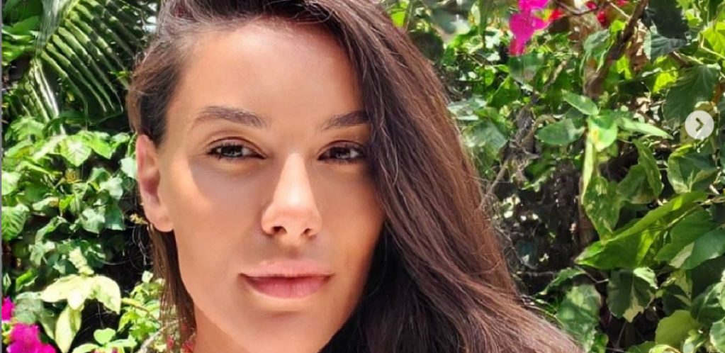 U BRAKU JE BILA 365 DANA I POVUKLA SE IZ JAVNOSTI Katarina Šišmanović pokazala kako uživa na egzotičnoj destinaciji, pa sve raspametila dugim nogama (FOTO)