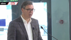 "Je l' se vi to žalite?!"