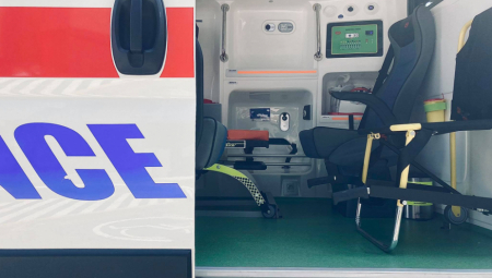 POLICAJCI SE HVATALI ZA GLAVE! Taksi sleteo s puta, kada su videli ko je povređen počela je da ih hvata panika!