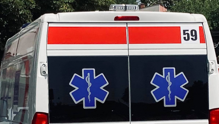 TEŠKA SAOBRAĆAJNA NESREĆA Prevrnuo se autobus kod Umke