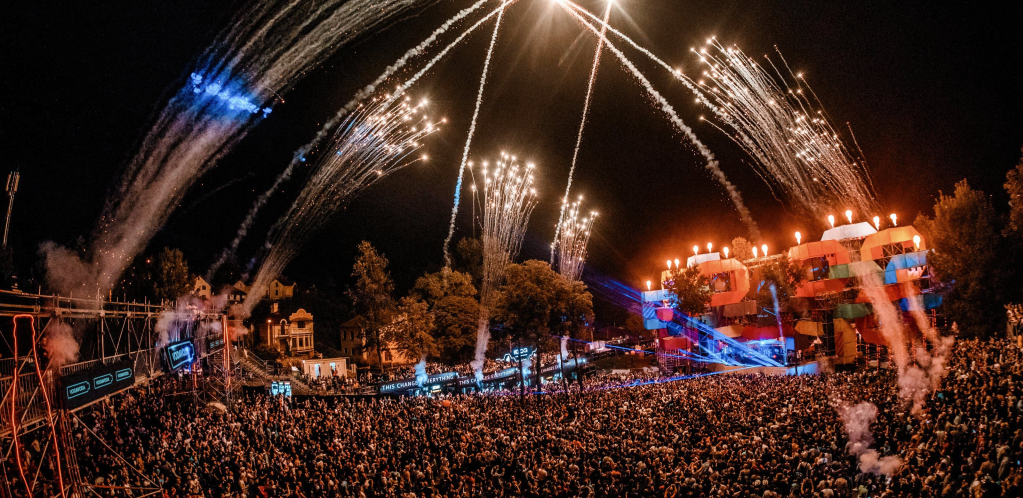 EGZIT I ARSENAL NAJBEZBEDNIJI FESTIVALI Tvrdi osnivač Lavfesta!