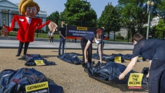 AMERIKANCI POSTAVILI MRTVAČKE VREĆE ZA MERKEL! Haos ispred Bele kuće, nemačka kancelarka čeka Bajdena!